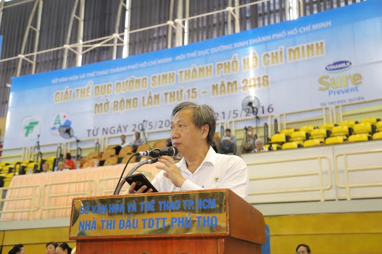 Đồng[-]diễn[-]thể[-]dục[-]dưỡng[-]sinh[-]có[-]số[-]lượng[-]người[-]tham[-]gia[-]đông[-]nhất